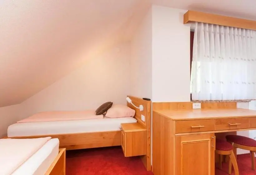 اتاق استاندارد چهارنفره با بالکن, Turistična Kmetija Pri Marku