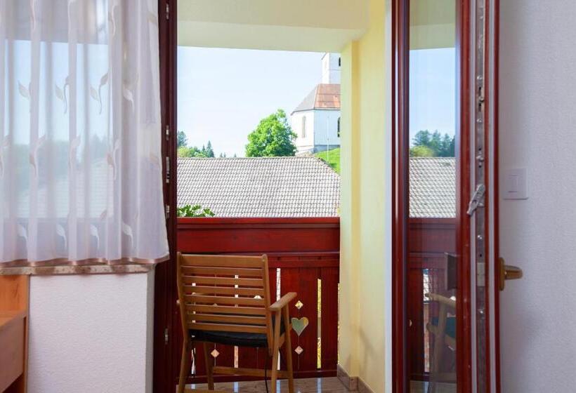 اتاق استاندارد چهارنفره با بالکن, Turistična Kmetija Pri Marku