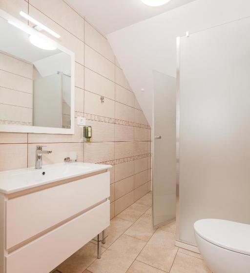 اتاق خانوادگی, Turistična Kmetija Pri Marku