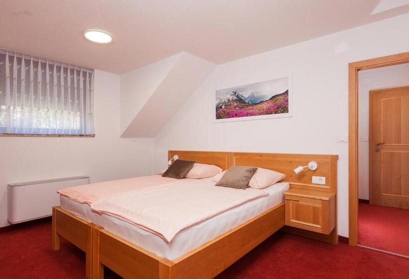 اتاق خانوادگی, Turistična Kmetija Pri Marku