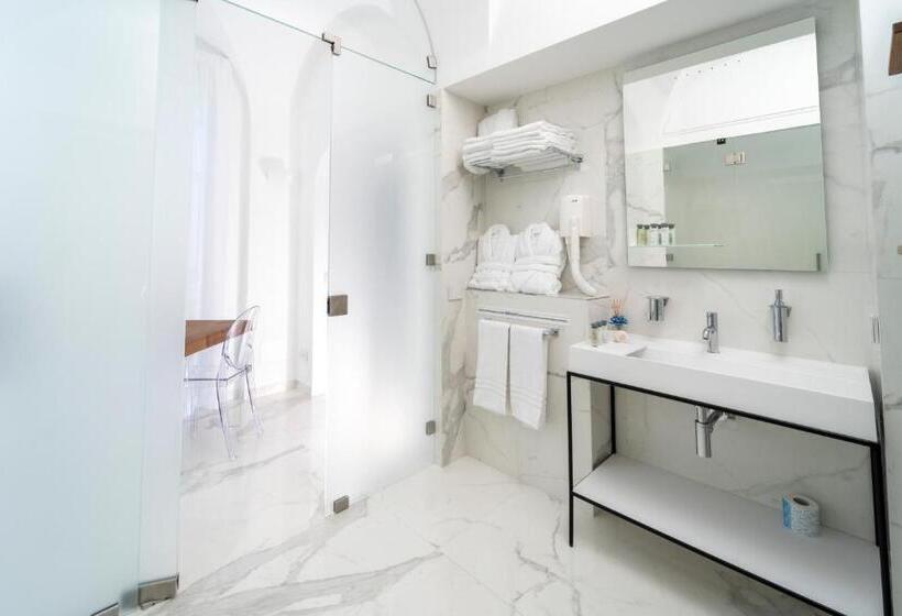 豪华海景房带阳台, Villa L Ara