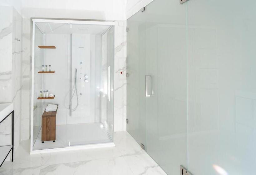 豪华海景房带阳台, Villa L Ara