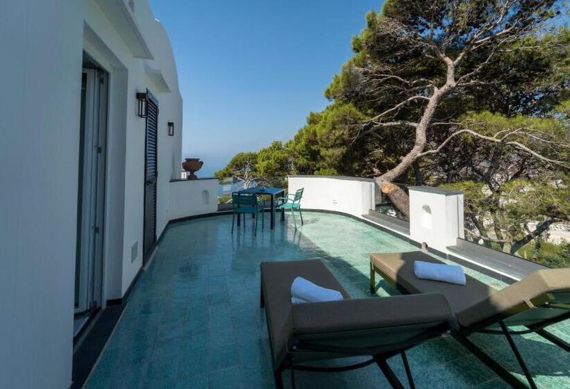 豪华海景房带阳台, Villa L Ara