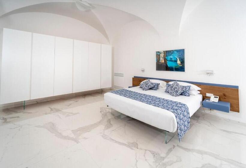 Номер Deluxe Вид на Море с Балконом, Villa L Ara