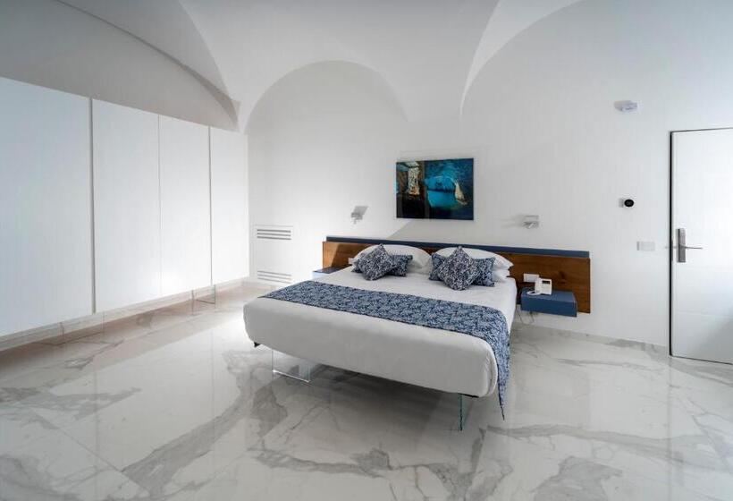 豪华海景房带阳台, Villa L Ara