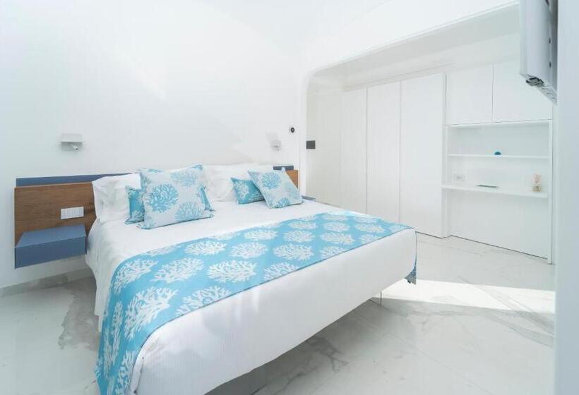 带阳台的豪华间, Villa L Ara