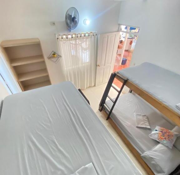 חדר משפחתי, Eco Hotel El Acuario