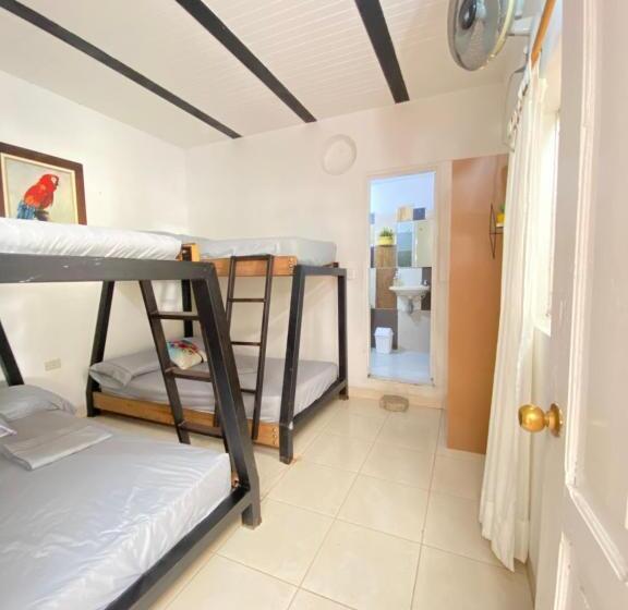 חדר משפחתי, Eco Hotel El Acuario