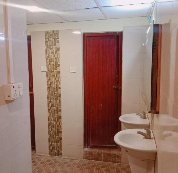 豪华三人间, Temple City Lake Inn Madurai Aala