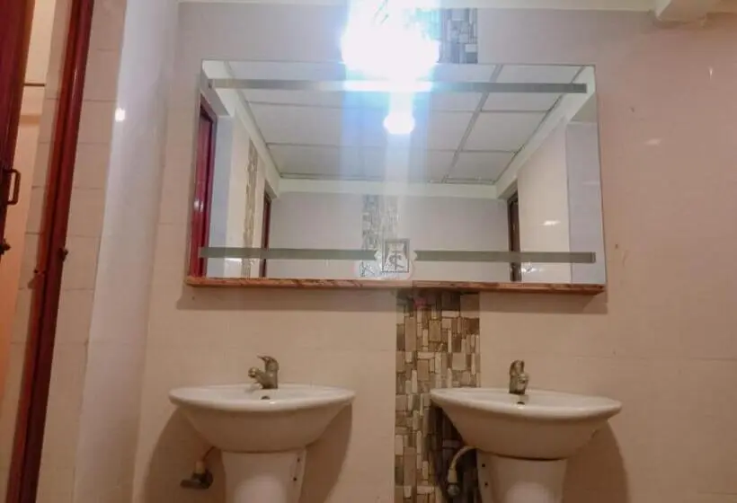 デラックストリプルルーム, Temple City Lake Inn Madurai Aala