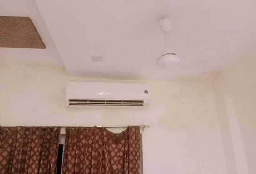 デラックストリプルルーム, Temple City Lake Inn Madurai Aala