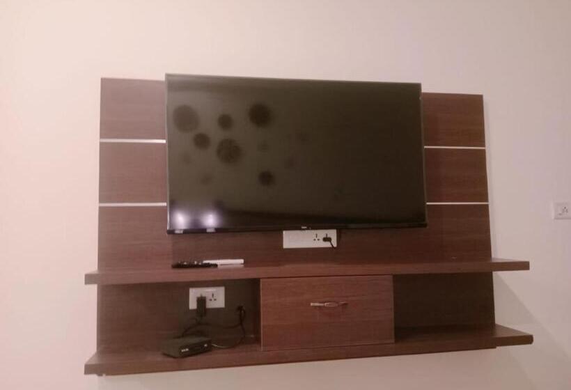 豪华三人间, Temple City Lake Inn Madurai Aala