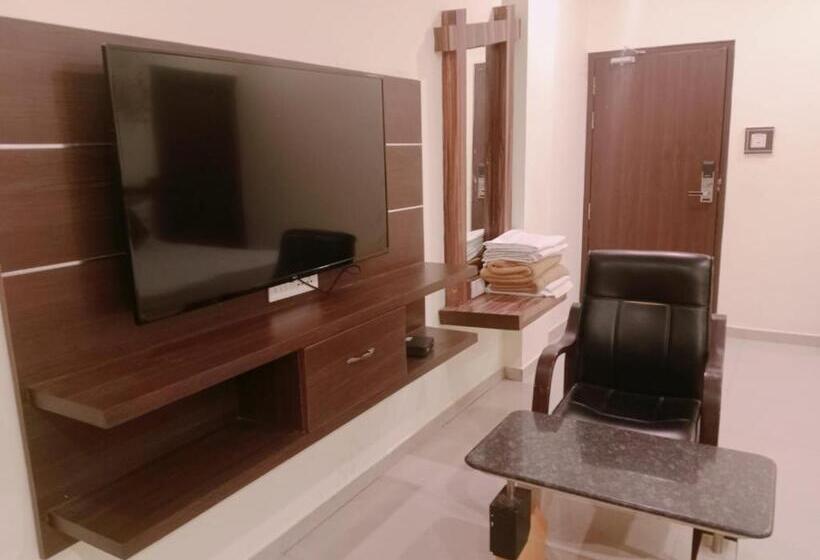 豪华套房, Temple City Lake Inn Madurai Aala