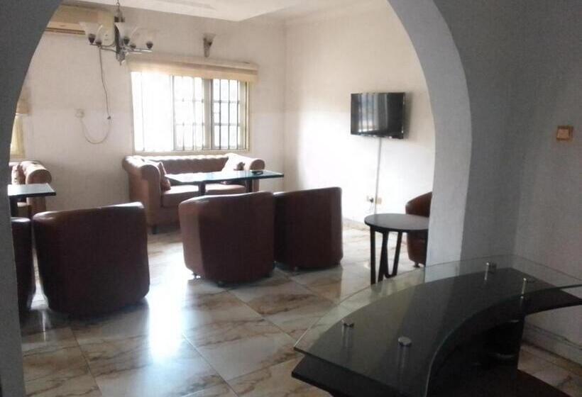 اتاق لوکس با تخت بزرگ, Light House Hotel And Suites