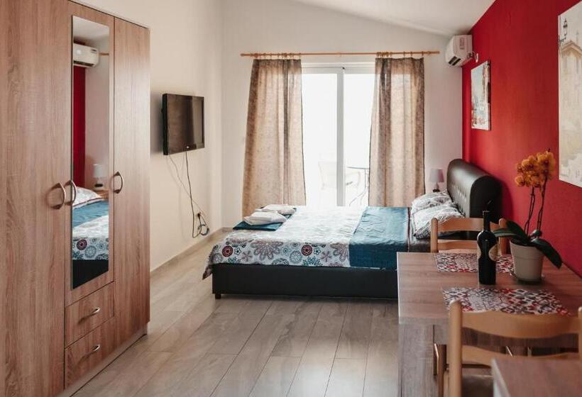 اتاق استاندارد, Guesthouse Lole