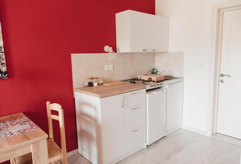 اتاق استاندارد, Guesthouse Lole