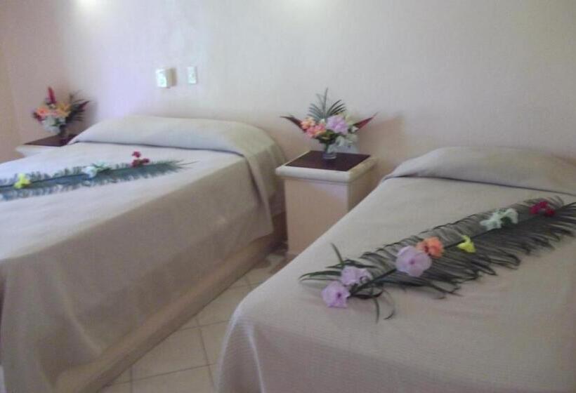 اتاق استاندارد سه نفره, Villa La Plantacion