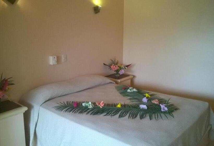 اتاق لوکس با بالکن, Villa La Plantacion