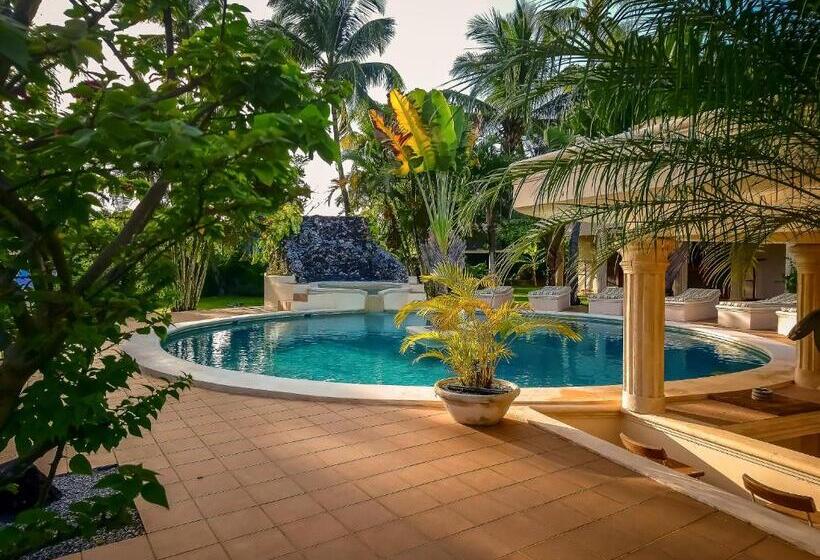 اتاق لوکس با بالکن, Villa La Plantacion