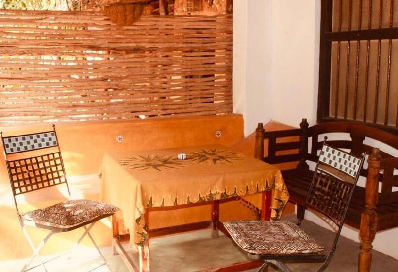 חדר יחיד עם טרסה, Casa Umoja