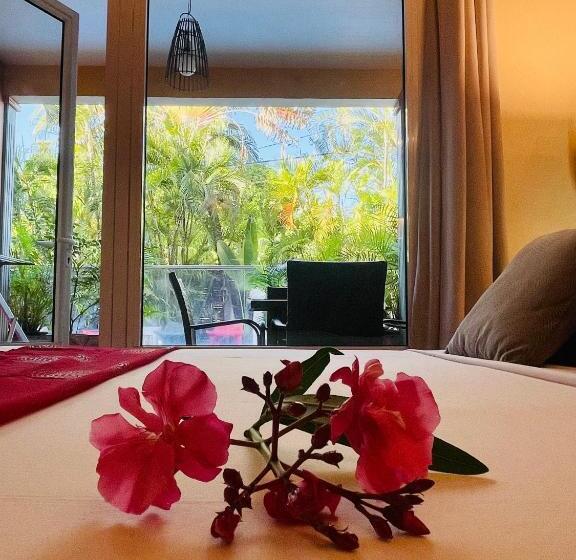 اتاق سوپریور سه تخته, Hôtel Les Bougainvilliers