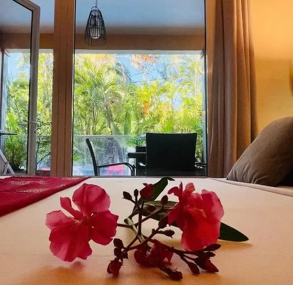 اتاق سوپریور سه تخته, Hôtel Les Bougainvilliers