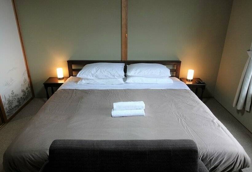 חדר סופריור, Myosen