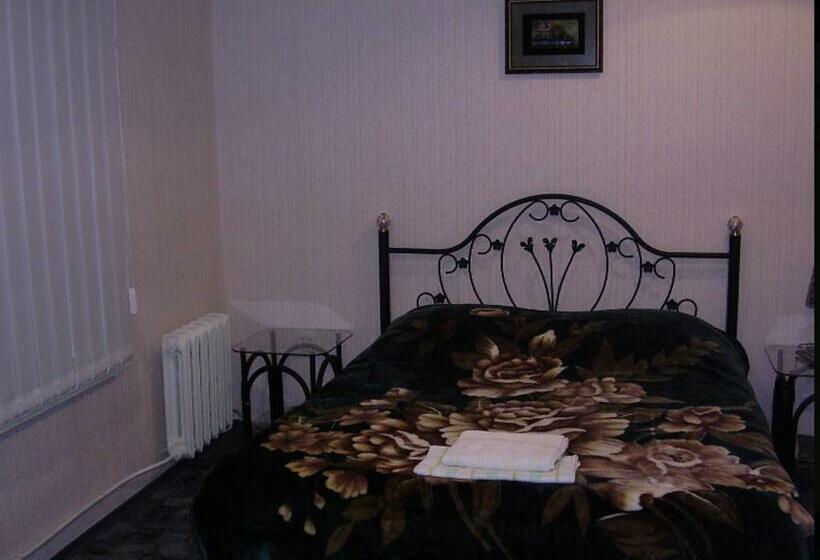 اتاق استاندارد یک نفره, Na Admirala Makarova