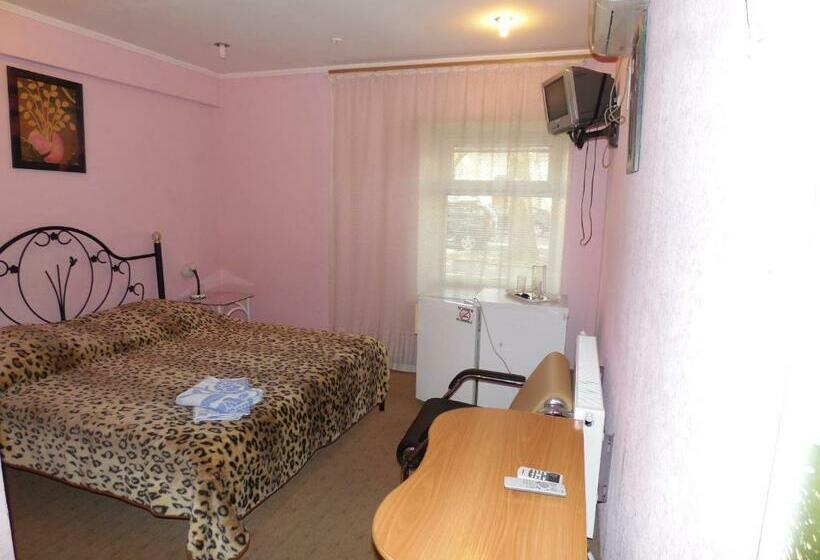 اتاق استاندارد یک نفره, Na Admirala Makarova