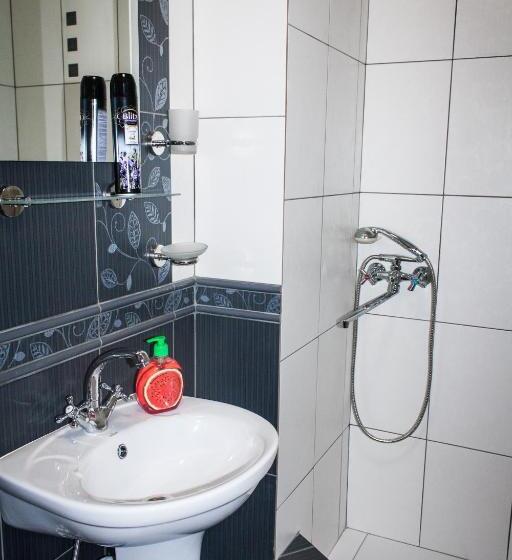 标准间, Vesela Bdzhilka