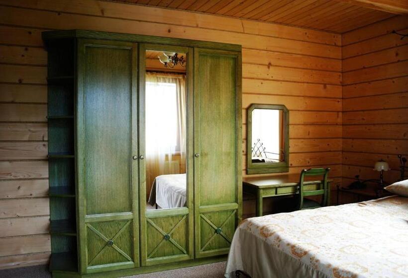 جناح جونيور, Villa Iris