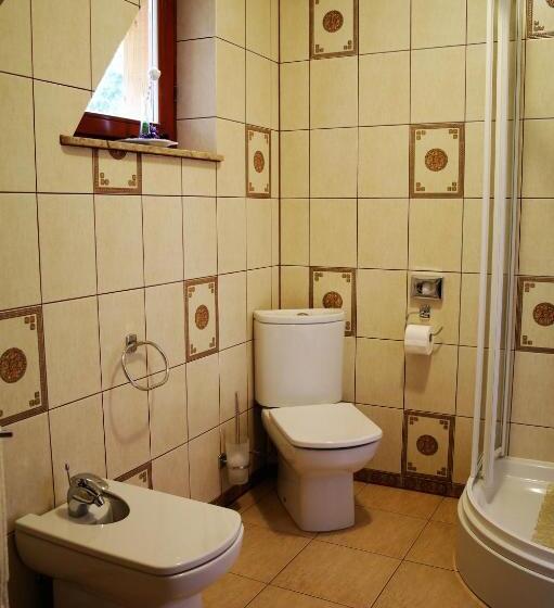 جناح, Villa Iris