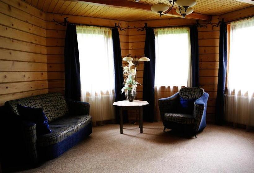 جناح, Villa Iris