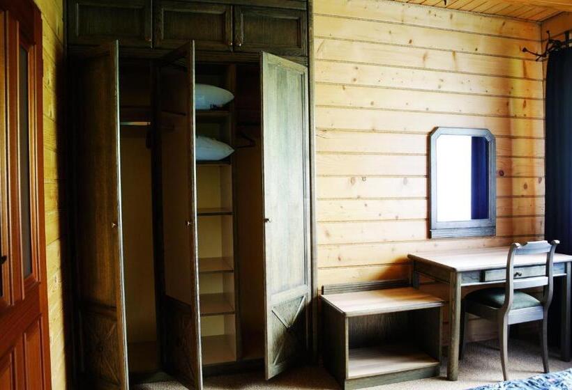 جناح, Villa Iris