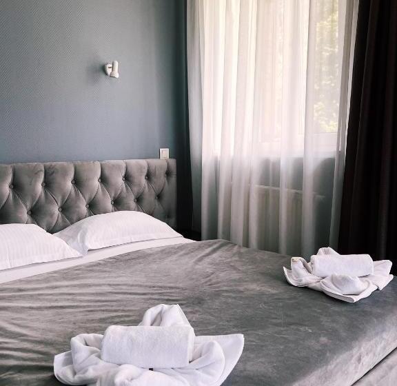 جناح جونيور, Wellland