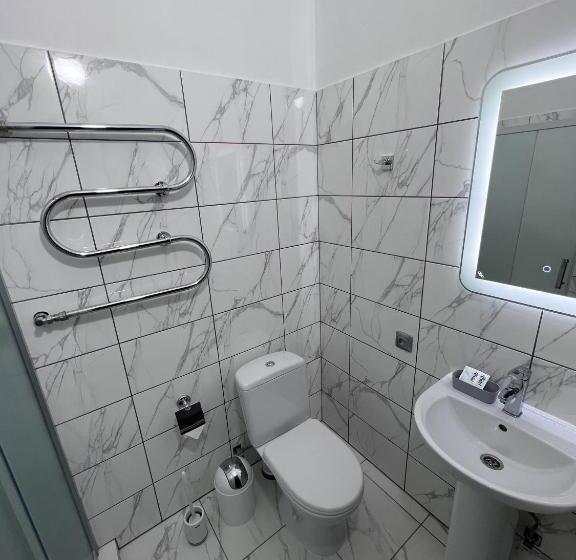 اتاق لوکس با بالکن, Zolotoy Fazan