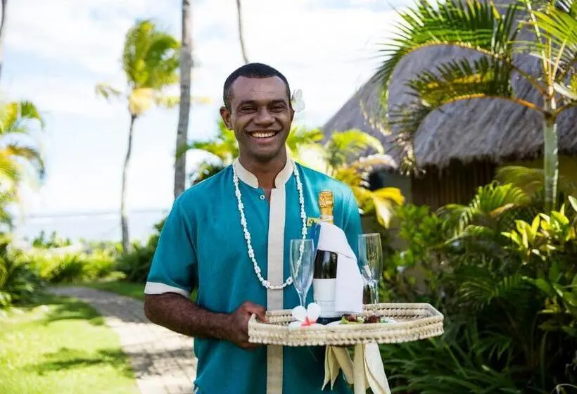 بانگلوی استاندارد با چشم‌انداز دریا, Outrigger Fiji Beach Resort