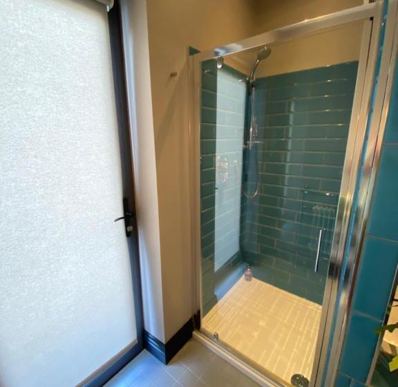 חדר סטנדרט עם מרפסת, Darkley Lodge   Lakeview Spa