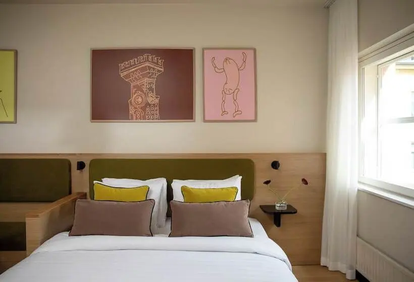 اتاق سوپریور, Bob W Kaarti