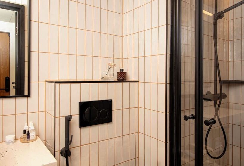 Superior-Zimmer, Bob W Kaarti