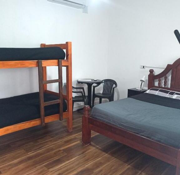 غرفة عائلية, El Kincho Hostel Bike