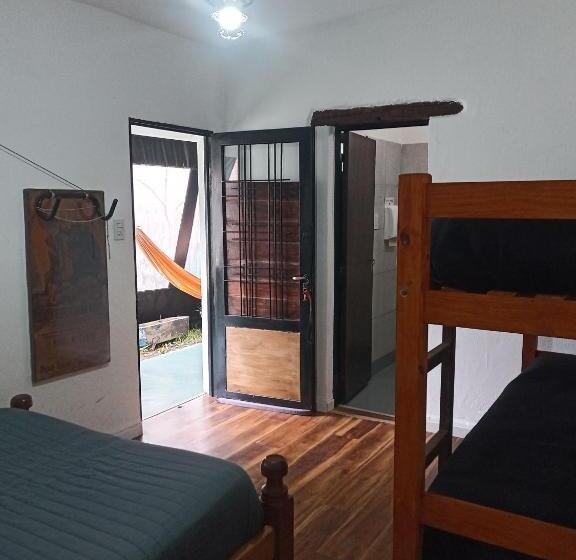 غرفة عائلية, El Kincho Hostel Bike