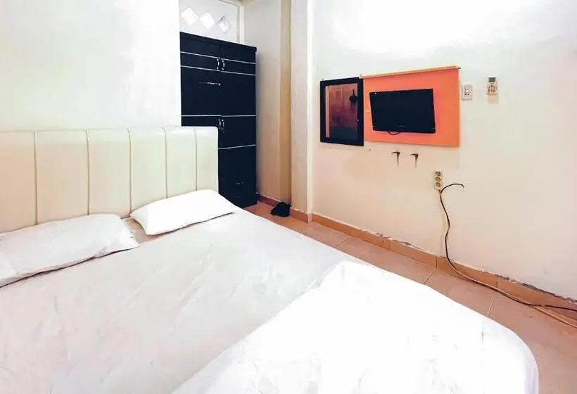 スタンダードルーム, Amira House Kisaran Redpartner
