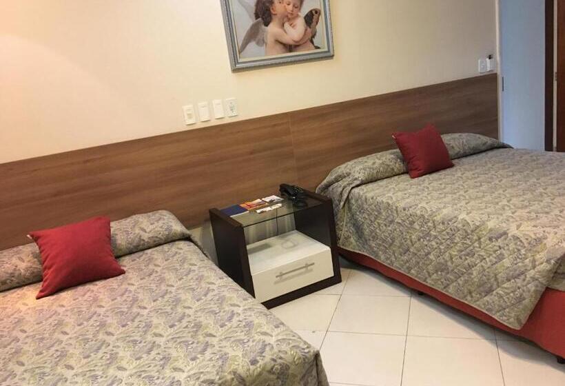 标准三人间, Internacional