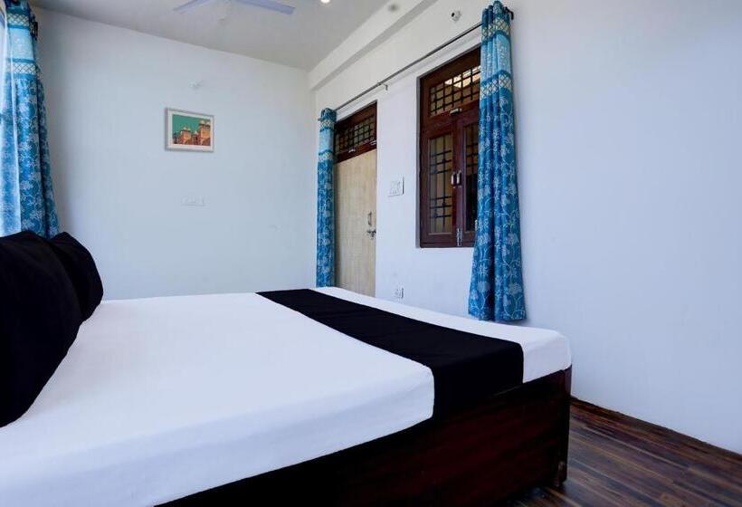 Трехместный Номер Классика, Oyo Akbarpur Inn