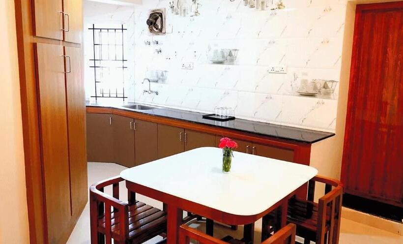 דירת שלושה חדרים, Jj Pearl Residency