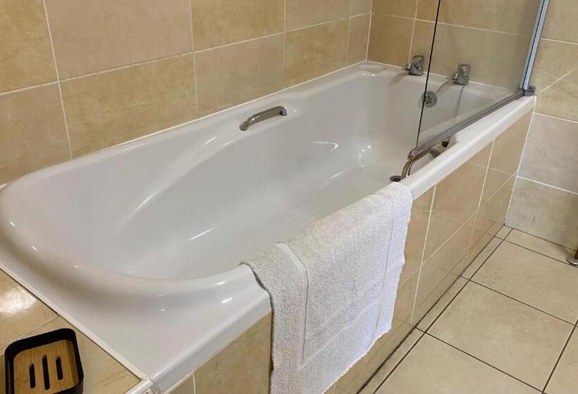 Quarto Estandar, The Duke William