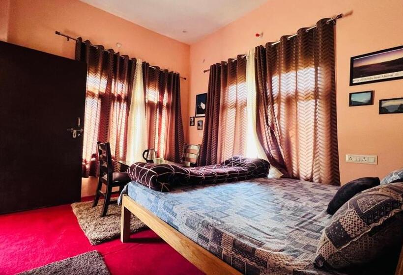 Номер Стандартный с Видом, Hill Halt