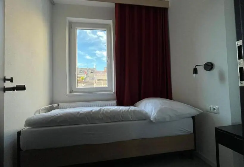 اتاق اکونومی یک تخته, Izy Stay Hostel Coworking Nomads