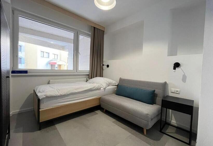 اتاق لوکس یک تخته, Izy Stay Hostel Coworking Nomads
